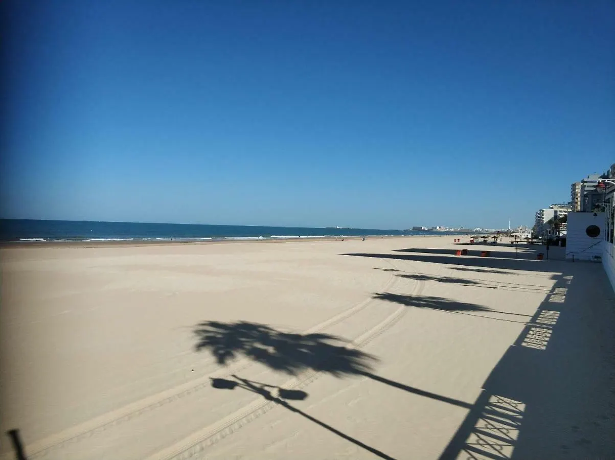 Guesting Comodoro Apartment Cadiz
