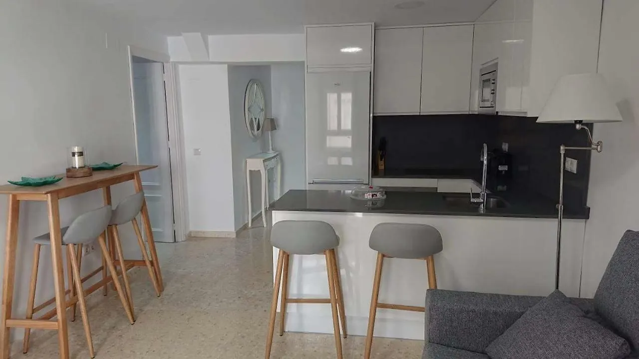 Guesting Comodoro Apartment Cadiz